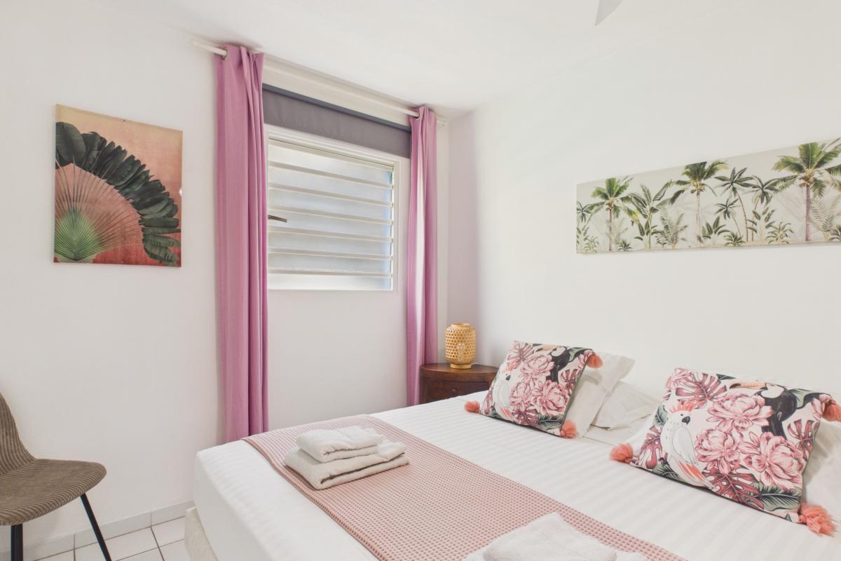 chambre-3-lumineuse-literie-qualite (1)